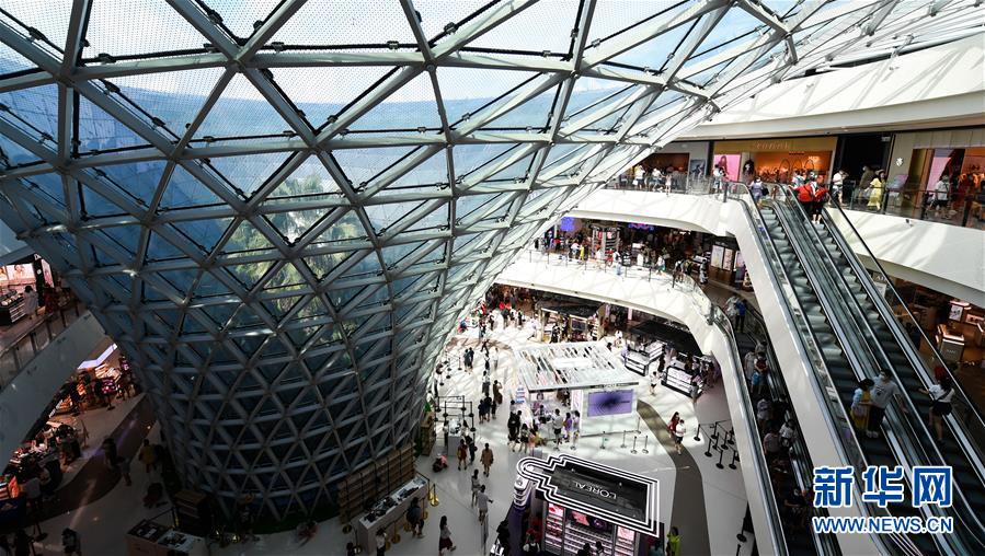 （在習近平新時代中國特色社會主義思想指引下&mdash;&mdash;新時代新作為新篇章&middot;習近平總書記關切事&middot;圖文互動）（1）感受開放新魅力&mdash;&mdash;海南自由貿(mào)易港建設開局觀察