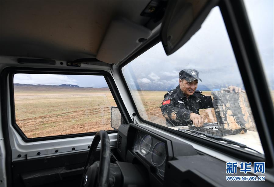 （圖文互動）（2）記者手記：可可西里，&ldquo;挪&rdquo;向&ldquo;藏羚羊大產(chǎn)房&rdquo;的14個半小時