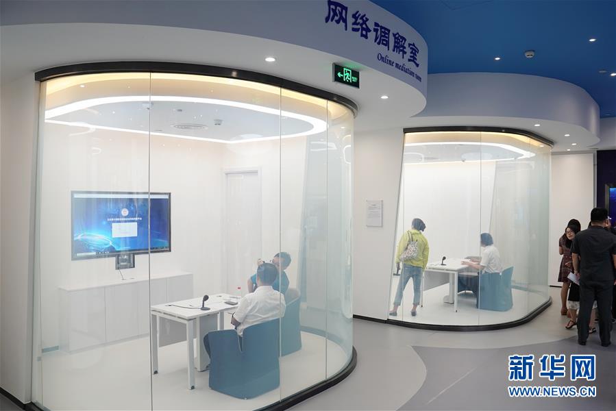 （總書(shū)記推動(dòng)的改革身邊事&middot;司法改革篇&middot;圖文互動(dòng)）（4）特寫：打官司不再難&mdash;&mdash;基層法院親歷立案登記