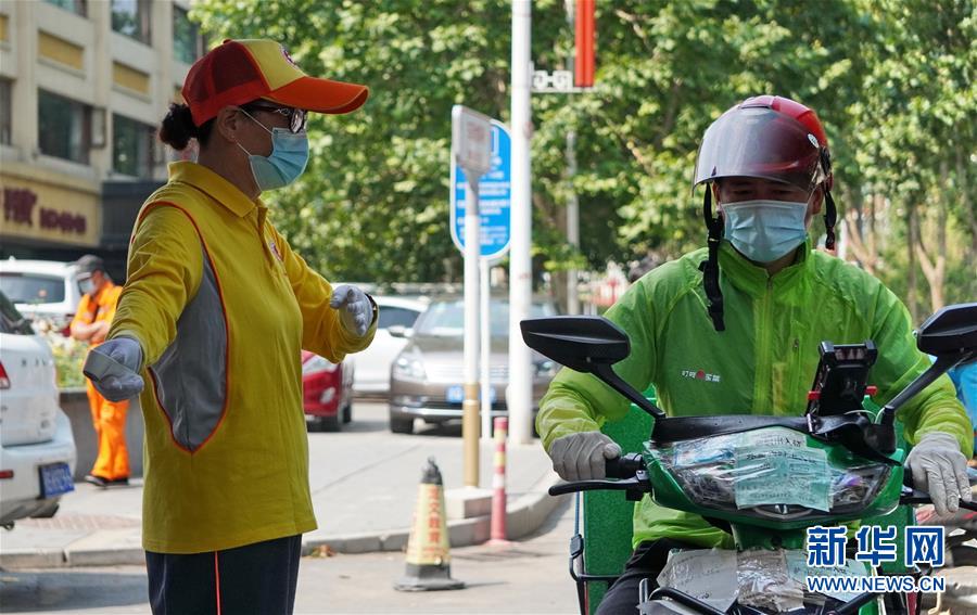（總書記推動的改革身邊事&middot;文化改革篇）（4）特寫：&ldquo;生活便利了，環(huán)境變美了，人也舒心了&rdquo; &mdash;&mdash;感受基層文明實踐站里的惠民服務(wù)
