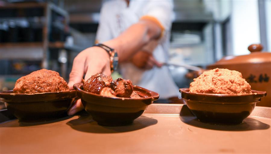 （在習(xí)近平新時(shí)代中國特色社會(huì)主義思想指引下&mdash;&mdash;新時(shí)代新作為新篇章&middot;習(xí)近平總書記關(guān)切事&middot;圖文互動(dòng)）（2）讓&ldquo;舌尖上的節(jié)約&rdquo;成為習(xí)慣&mdash;&mdash;全社會(huì)營造浪費(fèi)可恥、節(jié)約為榮的氛圍掃描