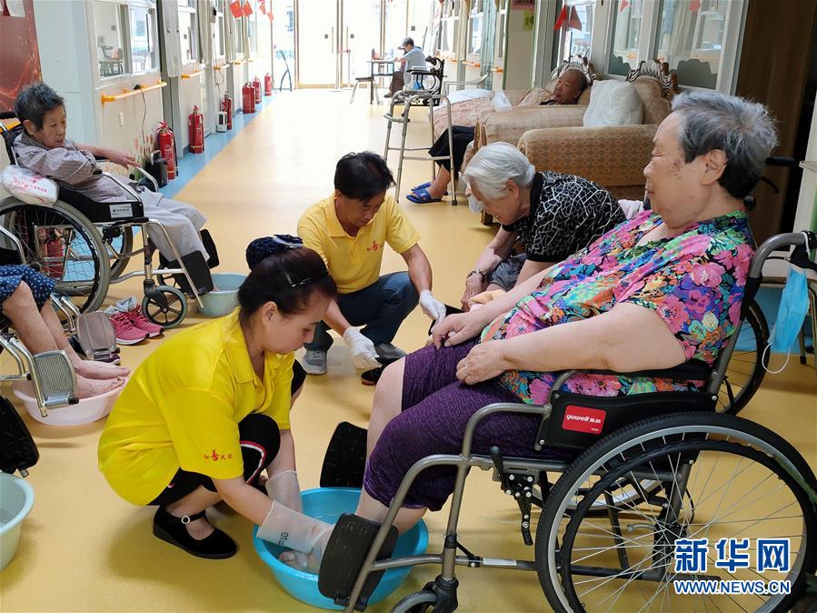 （走向我們的小康生活&middot;圖文互動(dòng)）（3）北京&ldquo;老有所養(yǎng)&rdquo;的床邊、身邊、周邊事