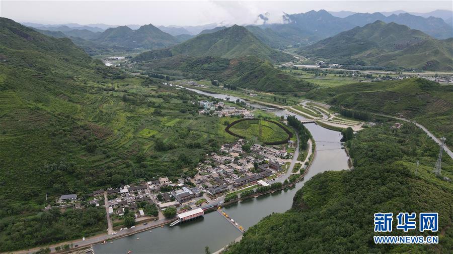 （新華全媒頭條&middot;走向我們的小康生活&middot;圖文互動(dòng)）（5）長(zhǎng)城腳下，小康村串成&ldquo;珍珠鏈&rdquo;