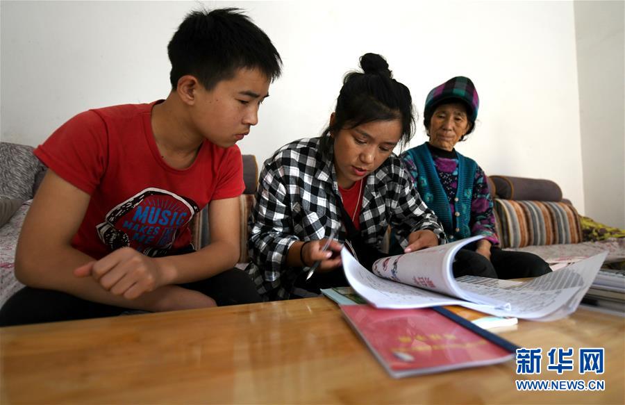 （熱點鮮報&middot;圖文互動）（6）為了大涼山的下一代，她奔赴在助學路上