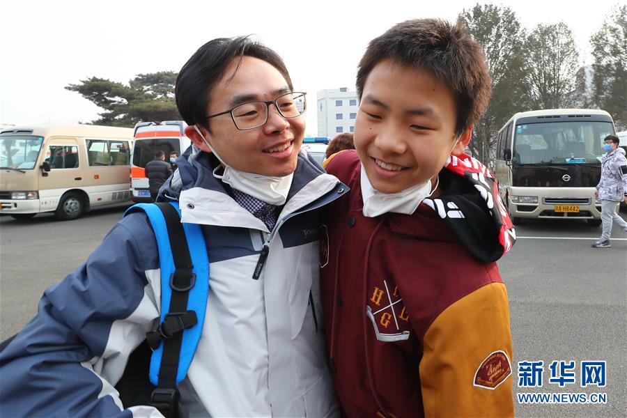 （抗疫一線醫(yī)務(wù)人員英雄群體&middot;圖文互動(dòng)）（5）你的名字，我們的希望&mdash;&mdash;記國(guó)家援鄂抗疫醫(yī)療隊(duì)