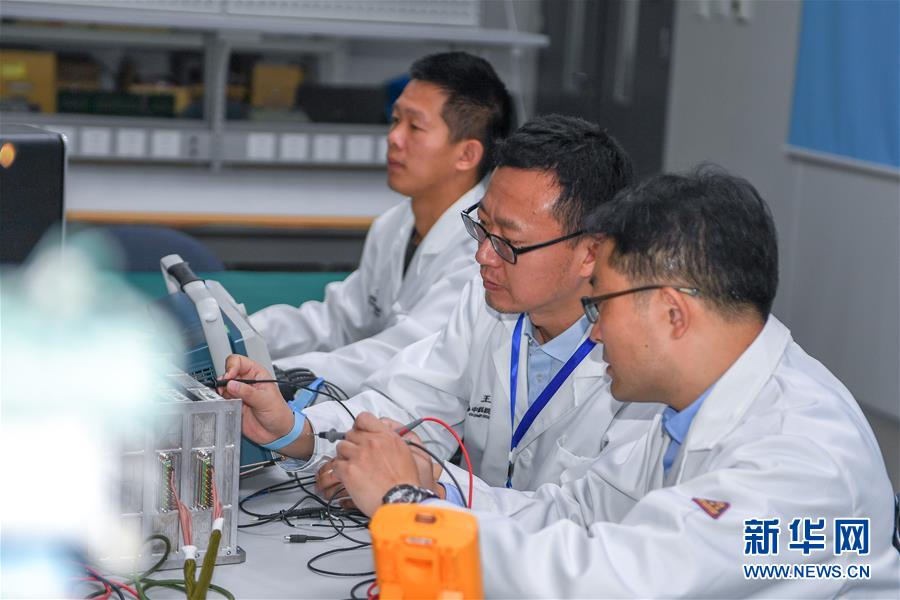 （在習(xí)近平新時(shí)代中國(guó)特色社會(huì)主義思想指引下&mdash;&mdash;新時(shí)代新作為新篇章&middot;習(xí)近平總書記關(guān)切事&middot;圖文互動(dòng)）（2）終不悔為國(guó)為民，攀高峰只爭(zhēng)朝夕&mdash;&mdash;來自科學(xué)家們的動(dòng)人故事