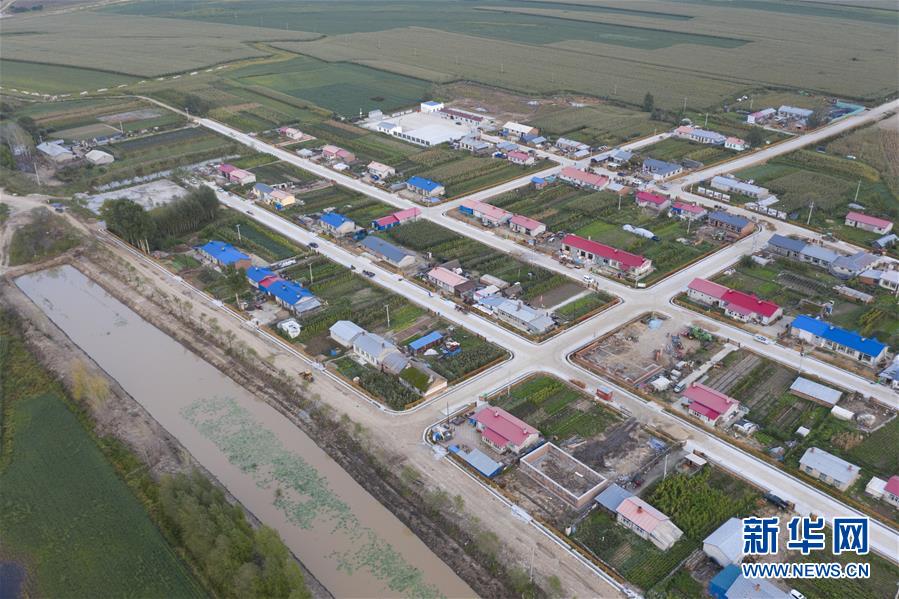 （決戰(zhàn)決勝脫貧攻堅&middot;圖文互動）（1）團結(jié)村的李輝新傳