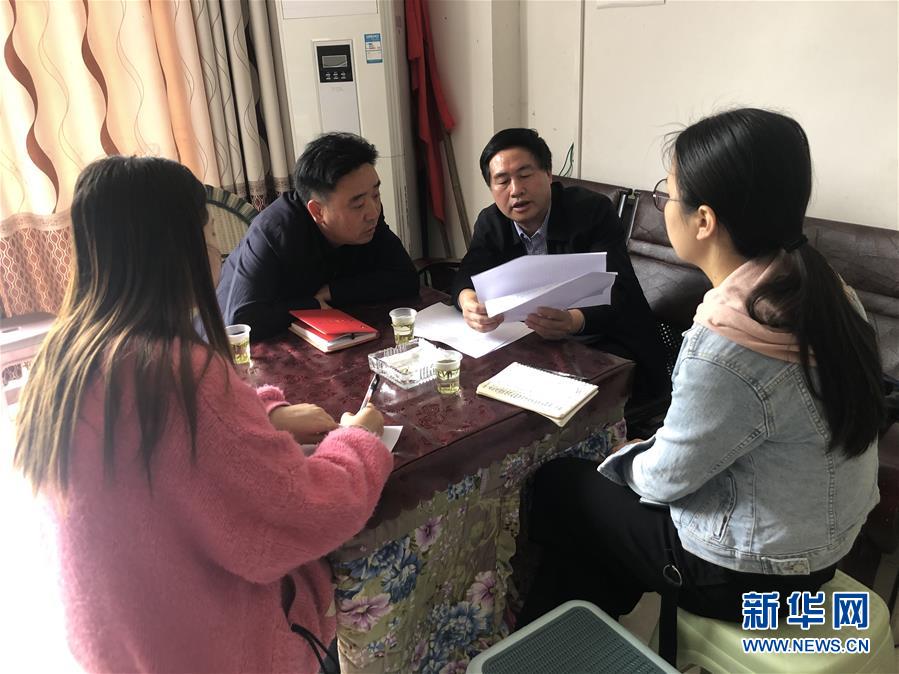 （新華全媒頭條&middot;決戰(zhàn)決勝脫貧攻堅&middot;督戰(zhàn)未摘帽貧困縣&middot;圖文互動）（1）把&ldquo;最能打的人&rdquo;放在最需要的地方&mdash;&mdash;聚焦貴州未脫貧縣里的&ldquo;助攻干部&rdquo;