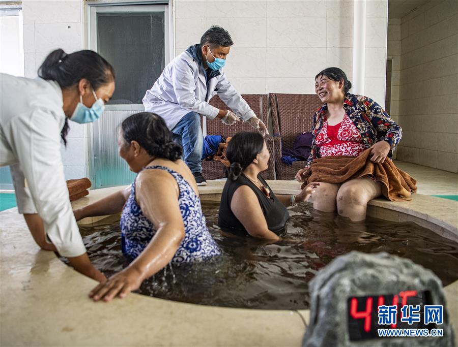 （新華全媒頭條&middot;走向我們的小康生活&middot;圖文互動(dòng)）（10）扎西德勒，我們的新家園&mdash;&mdash;西藏易地扶貧搬遷搬出幸福美好新生活