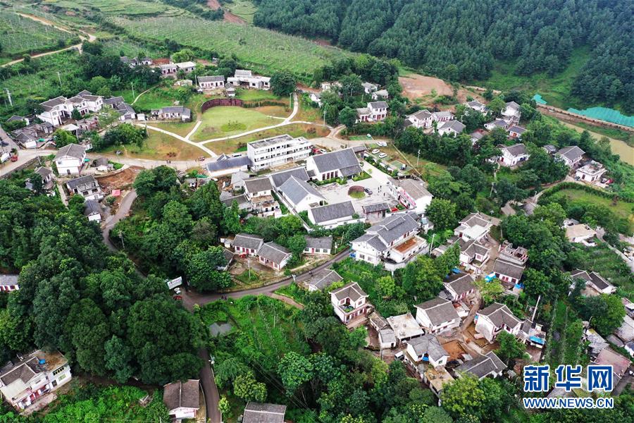 （全面建成小康社會&ldquo;百城千縣萬村調(diào)研行&rdquo;&middot;圖文互動）（4）海雀村的&ldquo;第五代房&rdquo;