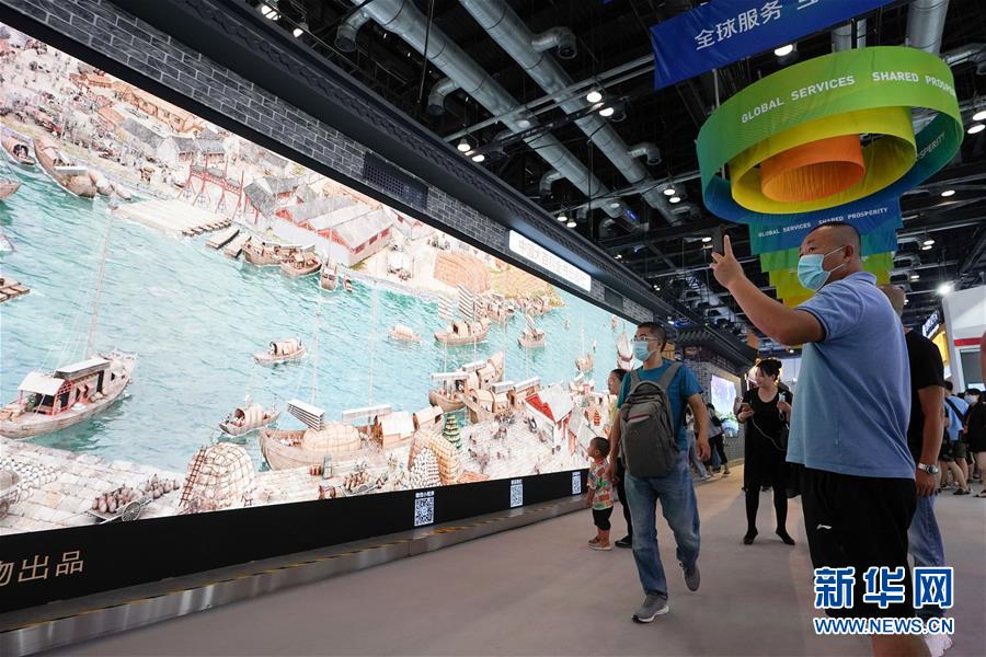 （新華全媒頭條&middot;圖文互動(dòng)）（13）奮斗結(jié)碩果，再寫(xiě)新篇章&mdash;&mdash;寫(xiě)在共和國(guó)71周年華誕之際