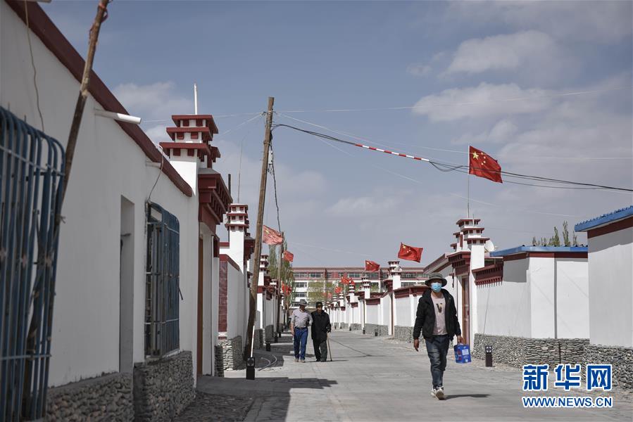 (集中連片特困地區(qū)貧困村調(diào)研行·圖文互動)(2)長江源村人的兩個家和幸福夢——青海格爾木市長江源村脫貧調(diào)查