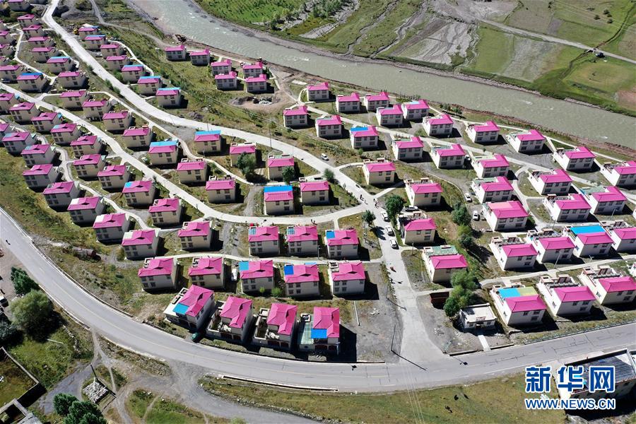 (西藏昌都解放70周年·圖文互動)(6)高原小鎮(zhèn)“搬”來一家“商業(yè)綜合體”