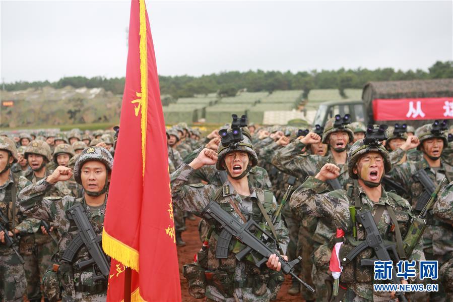 （在習(xí)近平強(qiáng)軍思想指引下&middot;我們?cè)趹?zhàn)位報(bào)告&middot;圖文互動(dòng)）（1）千里移防，鐵心跟黨走&mdash;&mdash;南部戰(zhàn)區(qū)陸軍第75集團(tuán)軍某紅軍旅政治建軍、練兵備戰(zhàn)記事