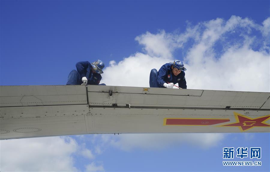 （在習近平強軍思想指引下&middot;我們在戰(zhàn)位報告&middot;圖文互動）（1）偵天探海 狩獵海空&mdash;&mdash;南部戰(zhàn)區(qū)海軍航空兵某師加速轉(zhuǎn)型提升新質(zhì)戰(zhàn)斗力記事