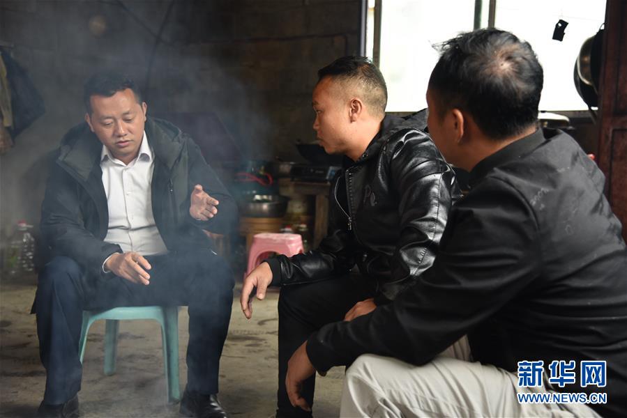 （決戰(zhàn)決勝脫貧攻堅(jiān)&middot;圖文互動(dòng)）&ldquo;父親未完成的事業(yè)，我來完成&rdquo;&mdash;&mdash;貴州父子接力脫貧攻堅(jiān)