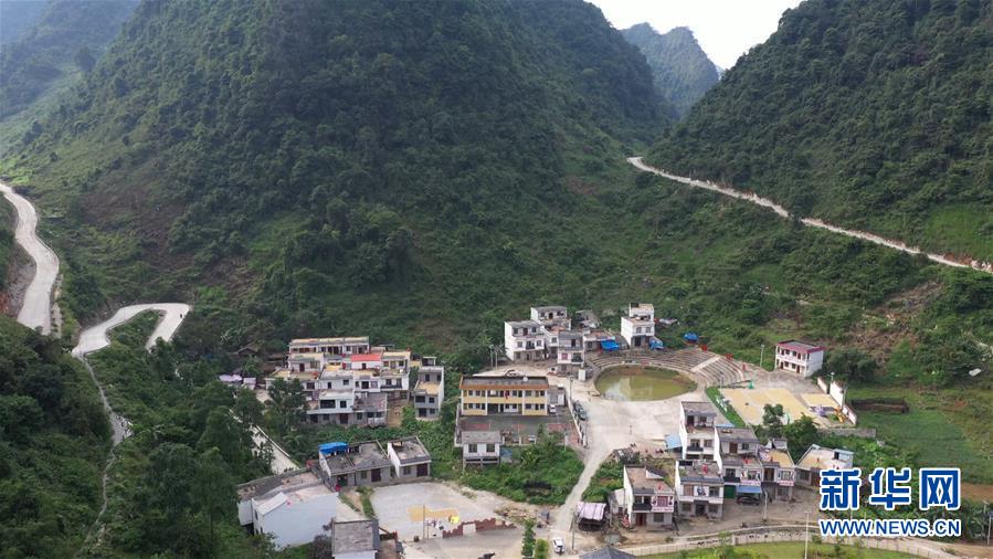 （新華全媒頭條&middot;圖文互動(dòng)）（1）木棉花開(kāi)紅勝火&mdash;&mdash;廣西千里邊境線脫貧紀(jì)實(shí)