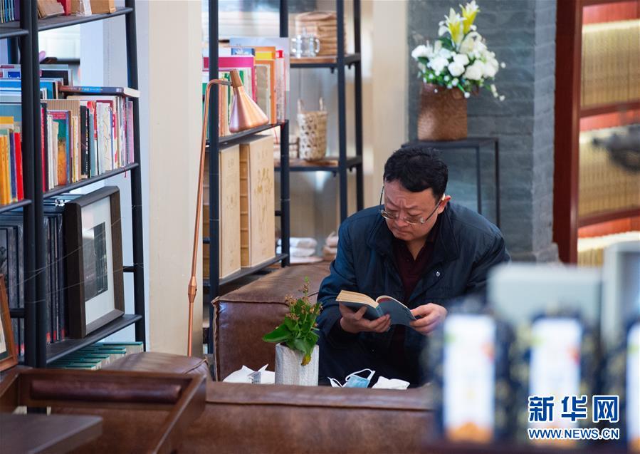 （新華全媒頭條&middot;圖文互動）（2）我們都是讀者&mdash;&mdash;促進(jìn)全民閱讀 構(gòu)建書香社會 