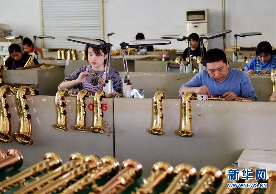 （全面建成小康社會(huì)&ldquo;百城千縣萬(wàn)村調(diào)研行&rdquo;&middot;圖文互動(dòng)）（4）河北周窩：&ldquo;音樂(lè)小鎮(zhèn)&rdquo;奏響鄉(xiāng)村振興協(xié)奏曲