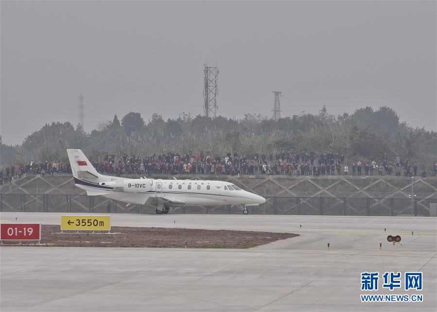 （經(jīng)濟(jì)）（3）成都天府國際機(jī)場(chǎng)開始校飛