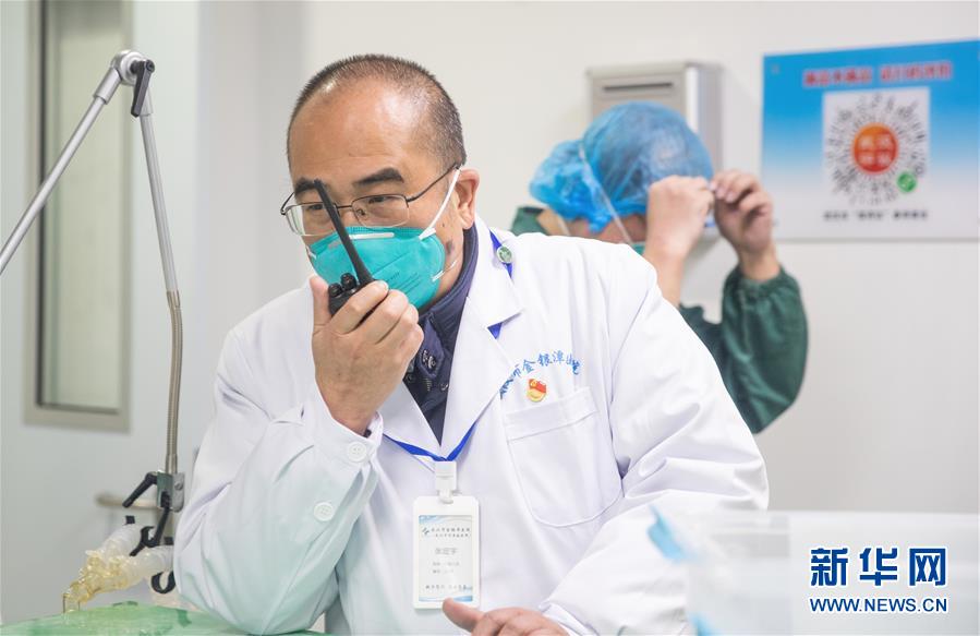 （抗疫先進事跡&middot;圖文互動）（5）張定宇：疫情&ldquo;暴風眼&rdquo;里，&ldquo;漸凍&rdquo;之軀與時間賽跑