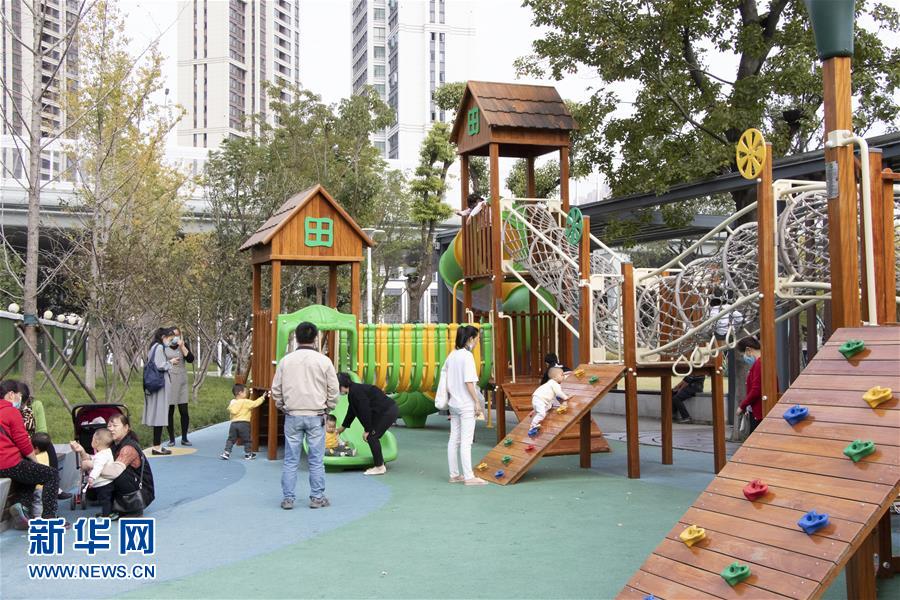 （全面建成小康社會(huì)&ldquo;百城千縣萬(wàn)村調(diào)研行&rdquo;&middot;圖文互動(dòng)）（3）武漢：從&ldquo;見縫插樓&rdquo;到&ldquo;見縫播綠&rdquo;