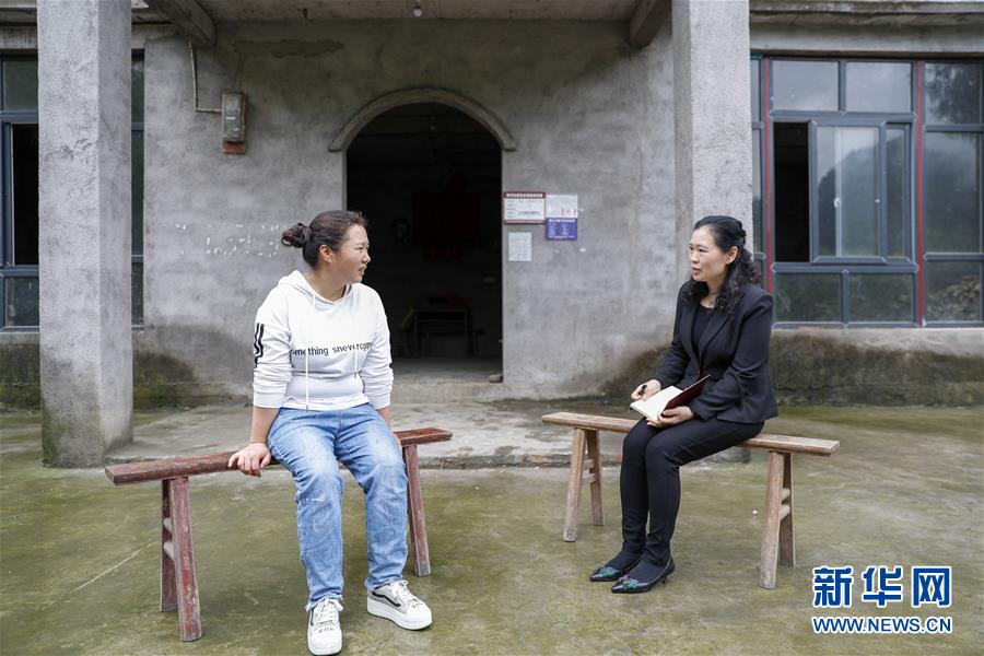 （兩會(huì)人物&middot;圖文互動(dòng)）（4）帶娃、賺錢(qián)兩不誤&mdash;&mdash;一位農(nóng)民工代表眼中的脫貧新工作