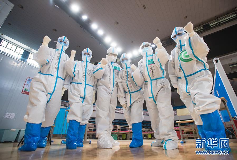 （新華全媒頭條&middot;圖文互動(dòng)）（1）從人民中汲取磅礴力量&mdash;&mdash;習(xí)近平總書記同出席2020年全國(guó)兩會(huì)人大代表、政協(xié)委員共商國(guó)是紀(jì)實(shí)