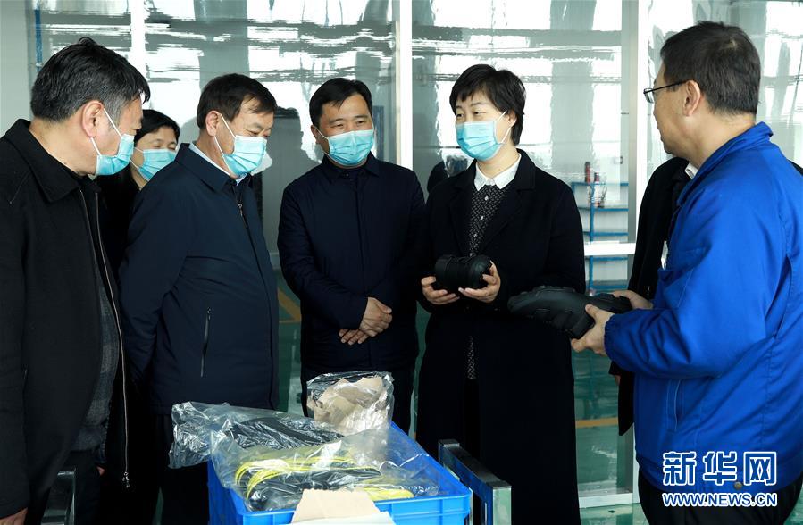 (新時代優(yōu)秀縣委書記風(fēng)采·圖文互動)(2)吳海燕:向百姓交一份無悔的答卷