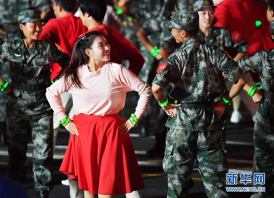 （國(guó)慶70周年&middot;聯(lián)歡活動(dòng)）慶祝中華人民共和國(guó)成立70周年聯(lián)歡活動(dòng)在京舉行