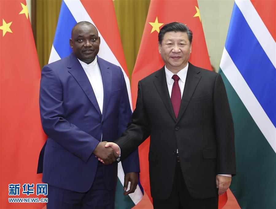 (時政)(1)習(xí)近平同岡比亞總統(tǒng)巴羅舉行會談