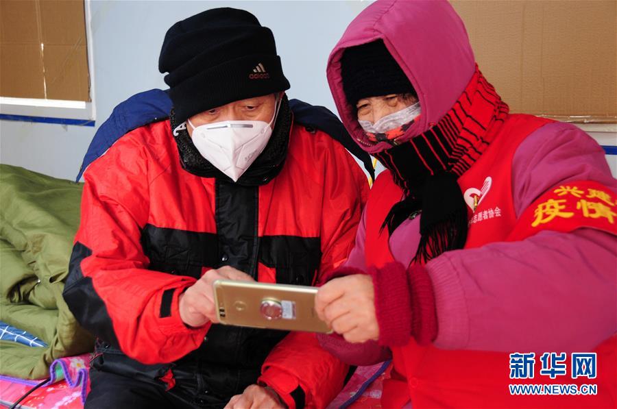 （習近平致敬的戰(zhàn)&ldquo;疫&rdquo;英雄&middot;志愿者篇&middot;圖文互動）（9）他們，微光成炬照征程