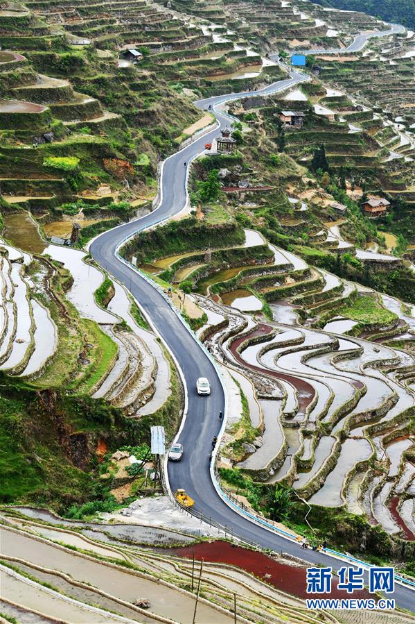 (在習(xí)近平新時(shí)代中國(guó)特色社會(huì)主義思想指引下——新時(shí)代新作為新篇章·習(xí)近平總書記關(guān)切事·圖文互動(dòng))(9)啃下最后的硬骨頭——脫貧攻堅(jiān)掛牌督戰(zhàn)進(jìn)行時(shí)