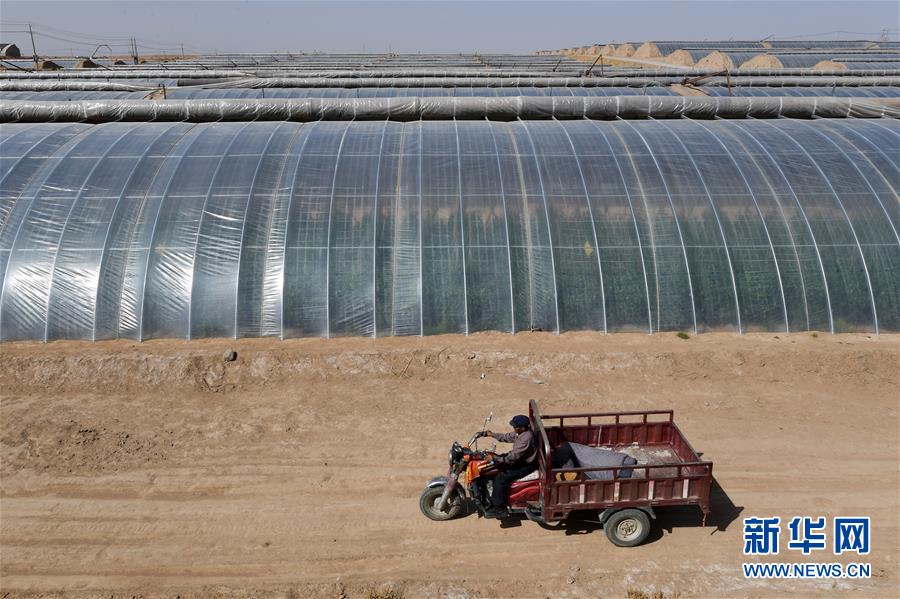 （新華全媒頭條&middot;圖文互動）（14）春天里的5個(gè)&ldquo;戰(zhàn)貧&rdquo;瞬間&mdash;&mdash;習(xí)近平總書記關(guān)于脫貧攻堅(jiān)決策部署指引攻克最后的深貧堡壘