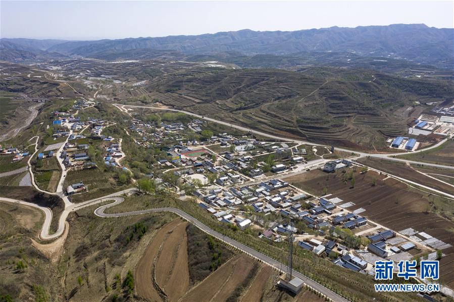 （新華全媒頭條&middot;圖文互動(dòng)）（4）初夏，循著總書(shū)記的腳步探訪產(chǎn)業(yè)扶貧新事