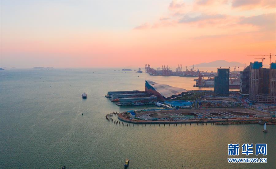 （在習(xí)近平新時代中國特色社會主義思想指引下&mdash;&mdash;新時代新作為新篇章&middot;習(xí)近平總書記關(guān)切事&middot;圖文互動）（12）我家大門常打開&mdash;&mdash;經(jīng)濟特區(qū)全方位對外開放故事