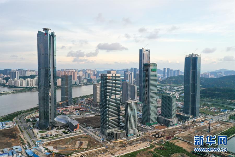 （在習(xí)近平新時代中國特色社會主義思想指引下&mdash;&mdash;新時代新作為新篇章&middot;習(xí)近平總書記關(guān)切事&middot;圖文互動）（13）我家大門常打開&mdash;&mdash;經(jīng)濟特區(qū)全方位對外開放故事