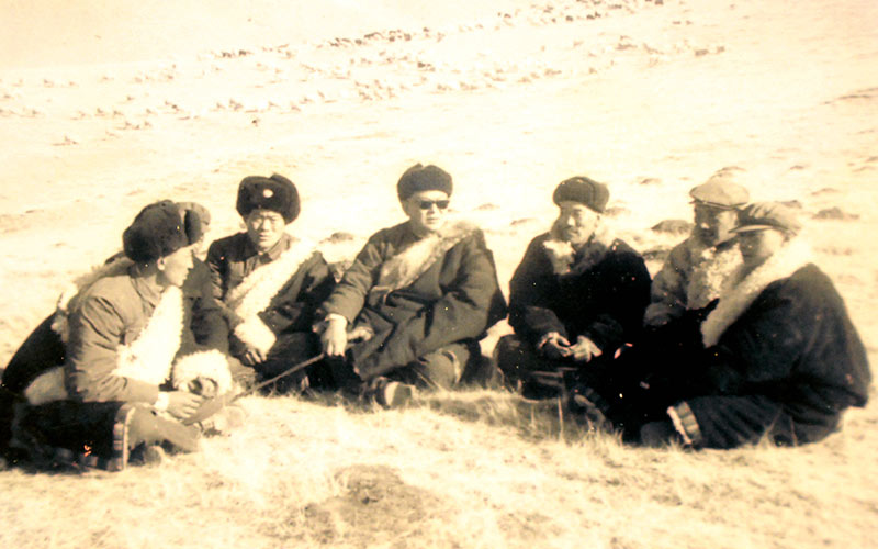 個(gè)人干凈，一生不褪的底色&mdash;&mdash;四論向尕布龍同志學(xué)習(xí)