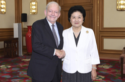 劉延?xùn)|會(huì)見聯(lián)合國(guó)兒童基金會(huì)執(zhí)行主任安東尼&middot;萊克