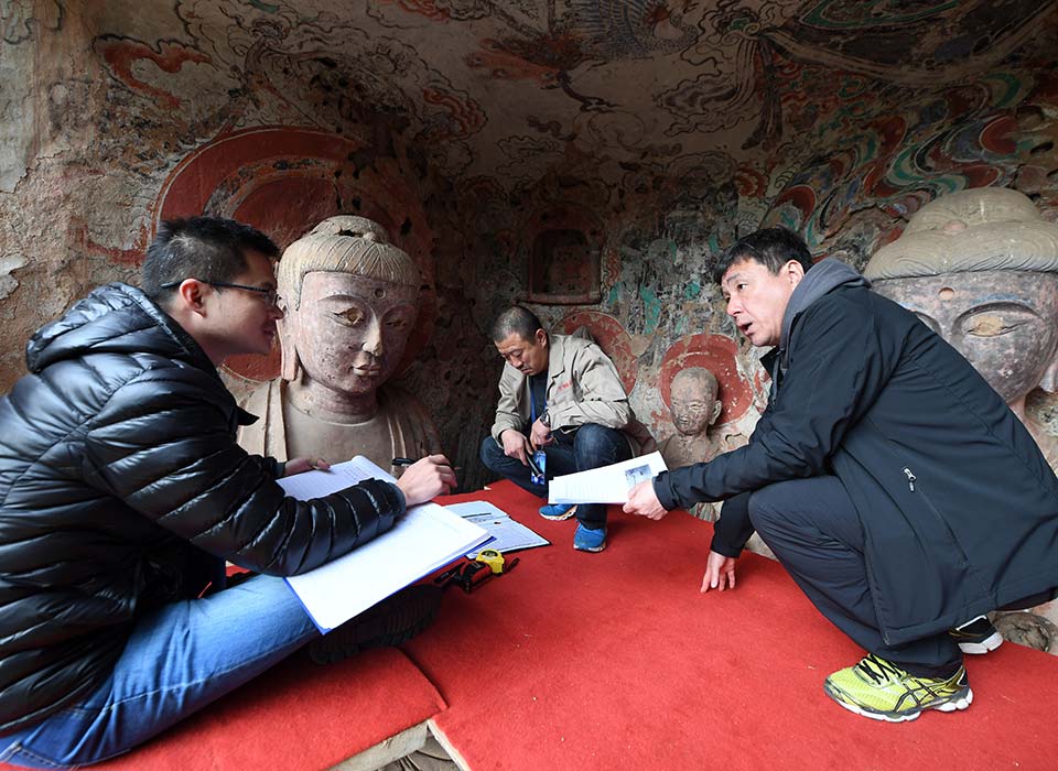 以習(xí)近平新時(shí)代中國特色社會主義思想開啟新征程