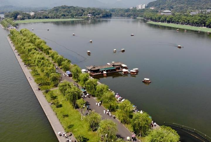 端午小長(zhǎng)假 游人&ldquo;醉&rdquo;西湖
