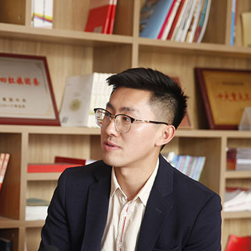 【青春的故事】&ldquo;鋼鐵人&rdquo;是怎樣煉成的？