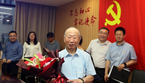 新黨員陳振新：&ldquo;雖已耄耋，紅心向黨！&rdquo;