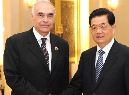 胡錦濤會(huì)見(jiàn)埃及總統(tǒng)特使、外長(zhǎng)阿姆魯