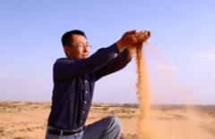 張應(yīng)龍：&ldquo;防沙&rdquo;變&ldquo;用沙&rdquo; 沙漠結(jié)果實