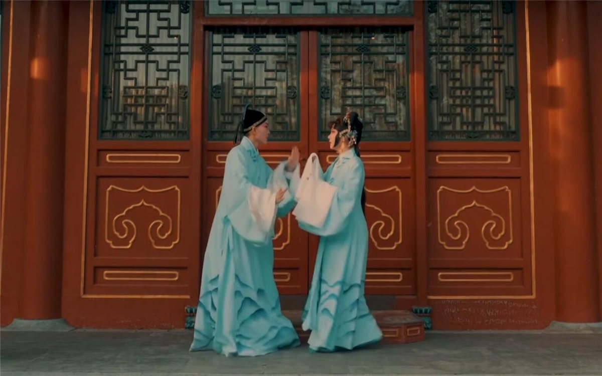 如花美眷，似水流年，說(shuō)的是戲中詞，道的是人間情