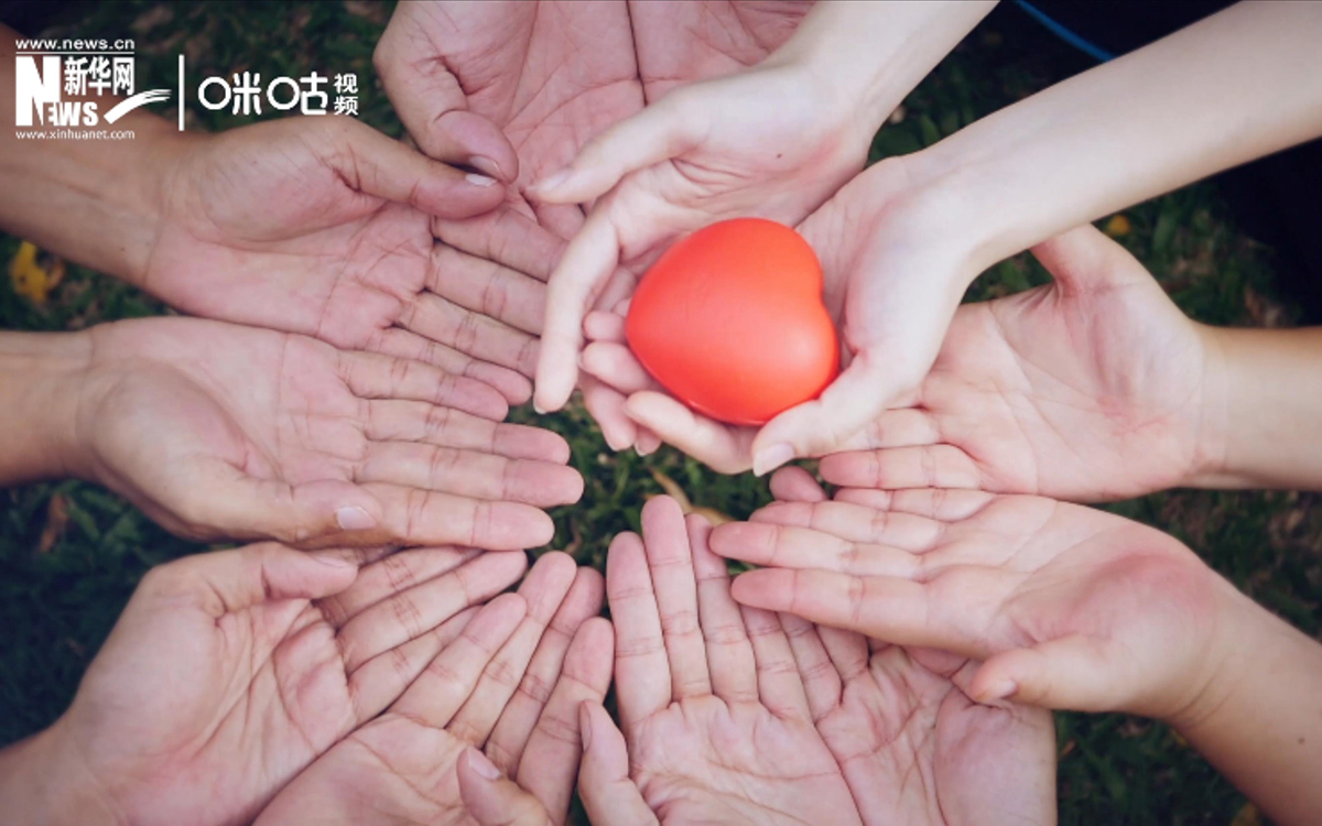 我們不僅要關(guān)注身體健康，更應(yīng)關(guān)注心理健康