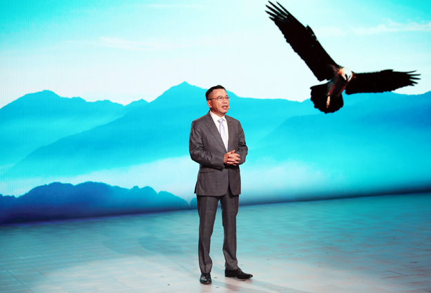 一定要在技術(shù)創(chuàng)新能力上力求突破，我們才會在全球的產(chǎn)業(yè)鏈中占據(jù)更高的地位