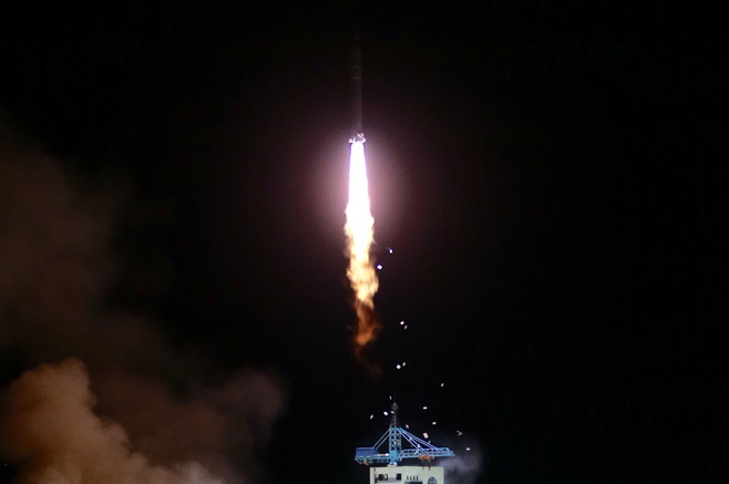 4月6日，搭載實(shí)踐十號(hào)衛(wèi)星的長(zhǎng)征二號(hào)丁運(yùn)載火箭升空。