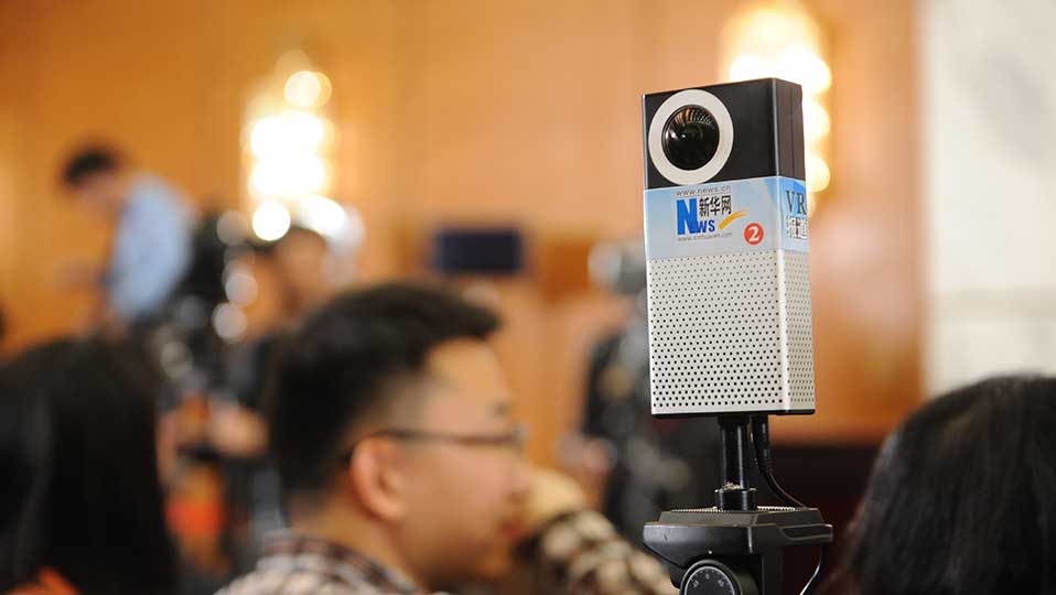 發(fā)布會(huì)新型報(bào)道武器:VR設(shè)備